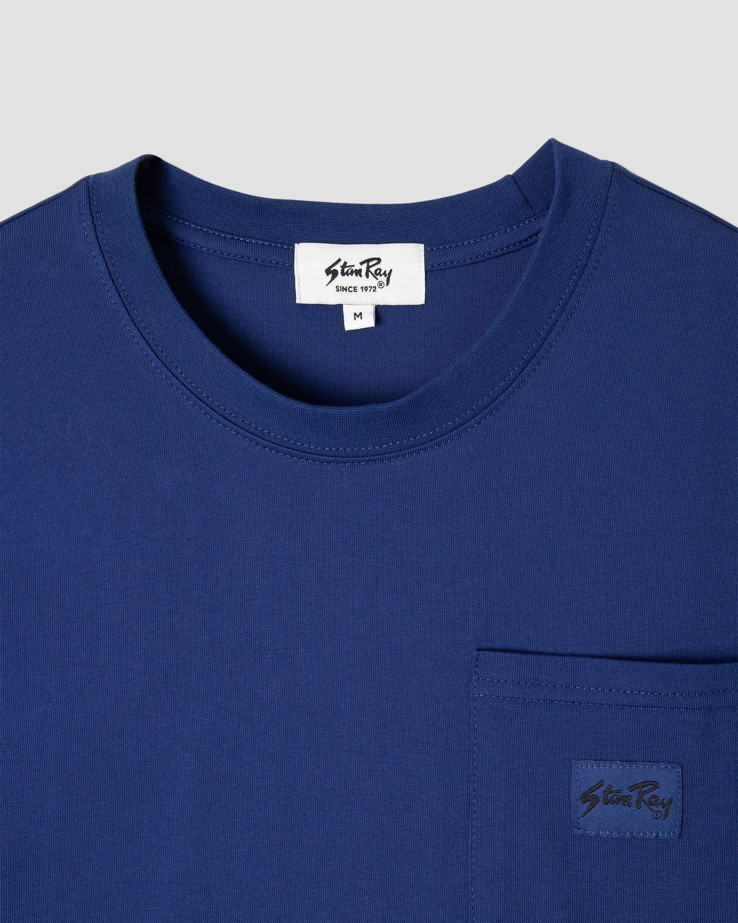 T-Shirt mit aufgesetzter Tasche (Marineblau)