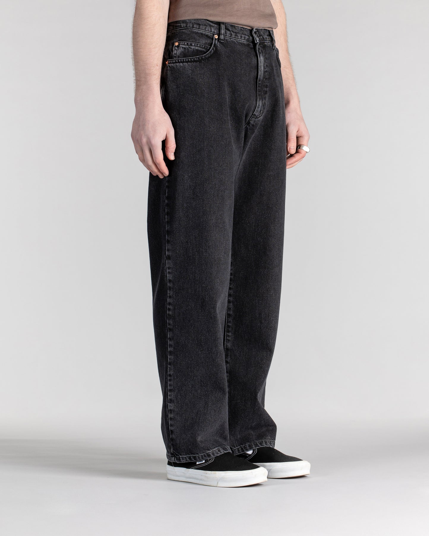Standard 5 (Washed Black)