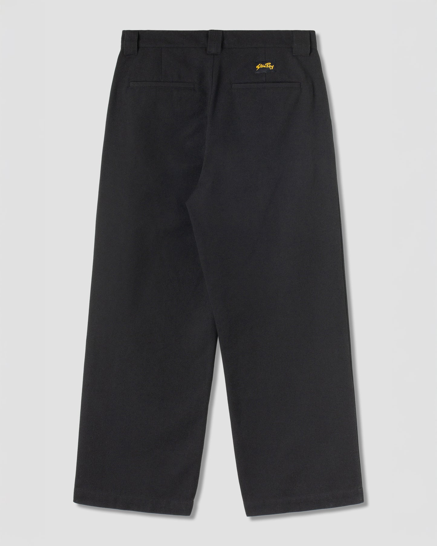 Eine Hose (schwarzes Segeltuch)