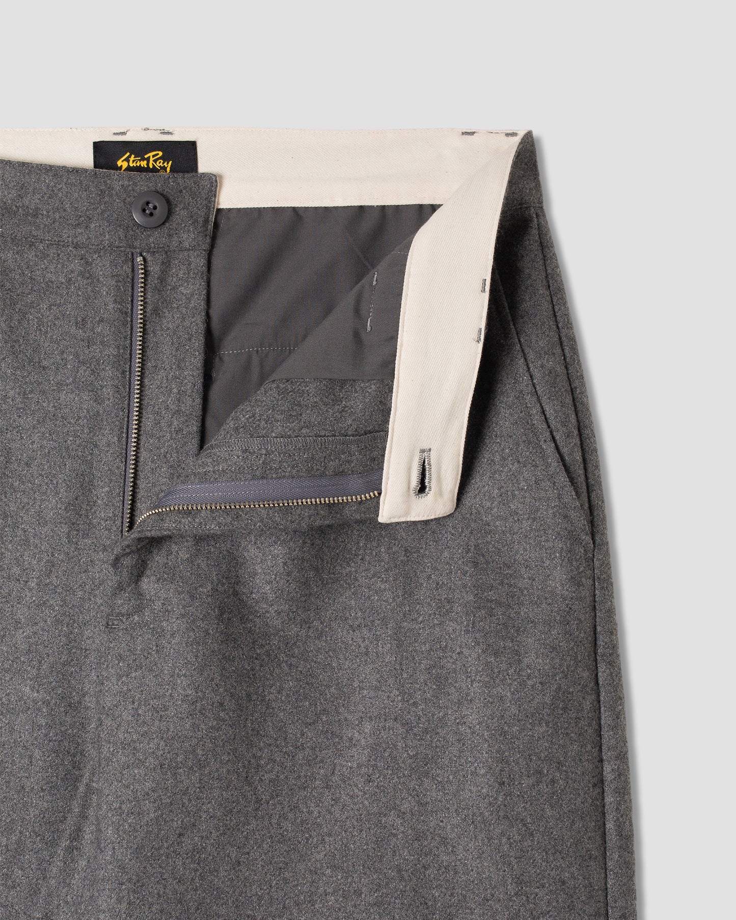 Eine Hose (dunkelgraue Wolle)