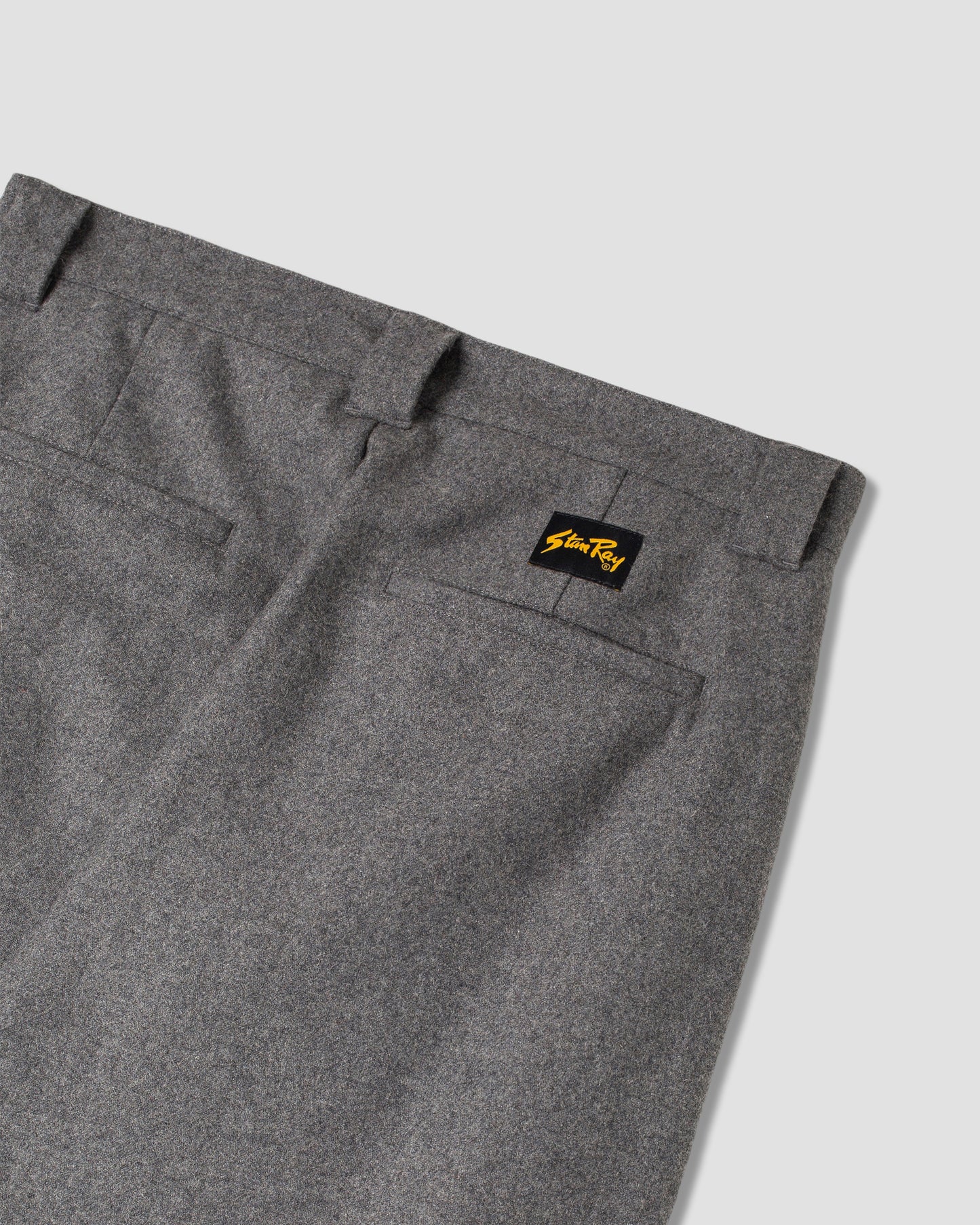 Eine Hose (dunkelgraue Wolle)