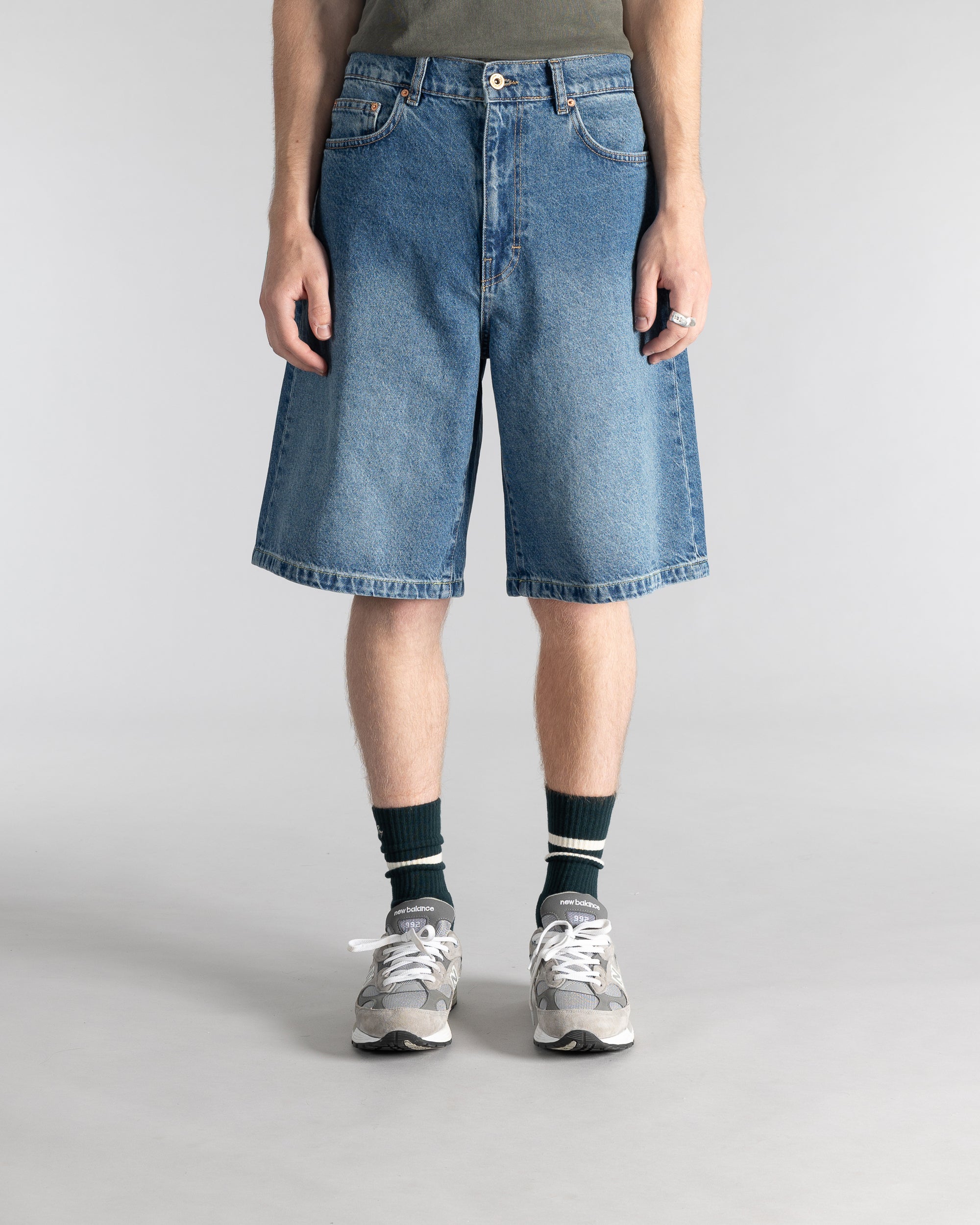 Wide 5 Short (70s Stone Denim)