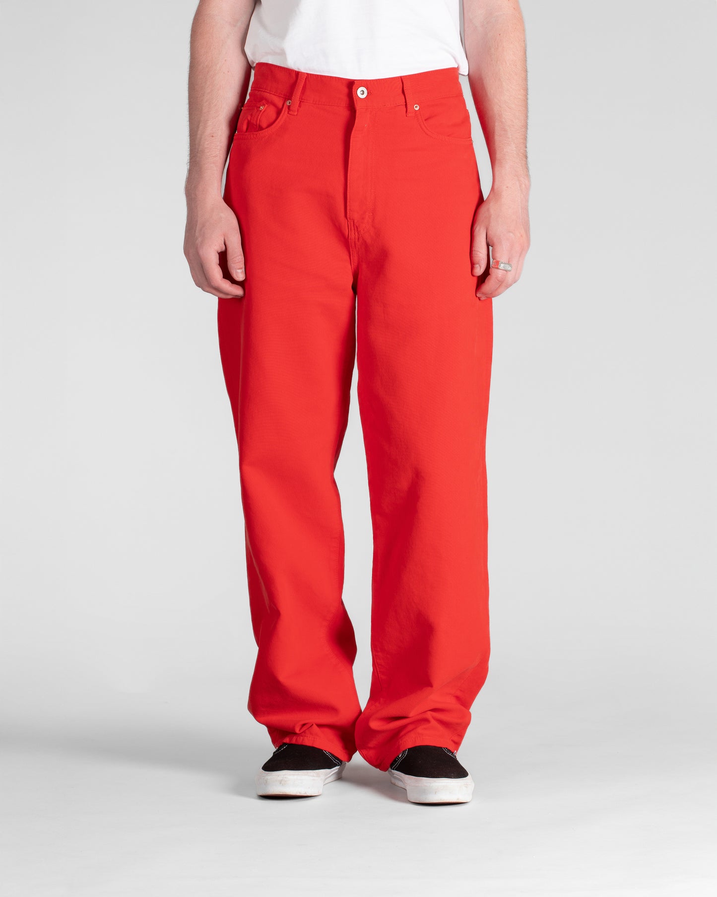 Weite 5-Jeans (gealterter roter Bedford-Cord)