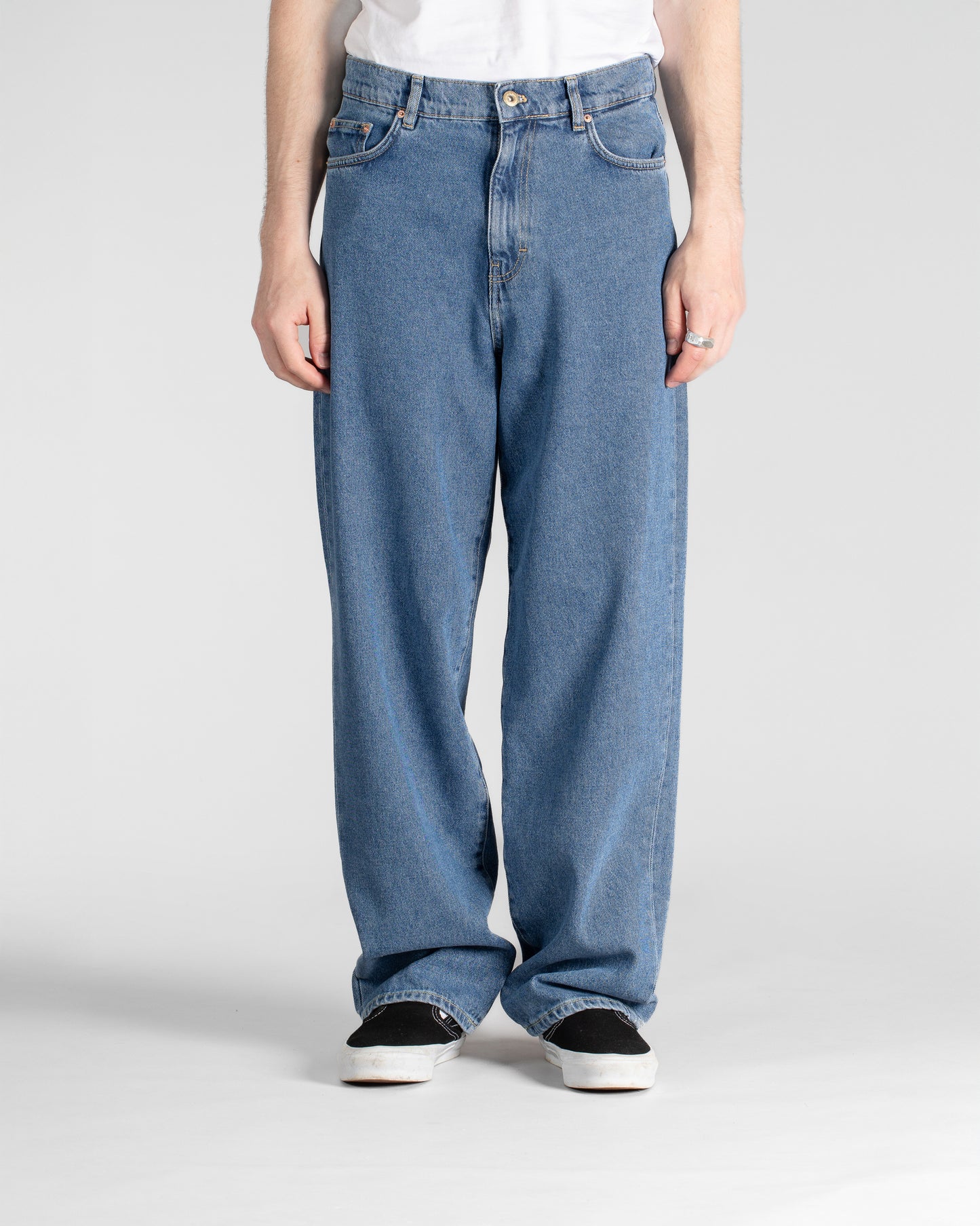 Weite 5-Jeans (schwerer Stone-Wash-Denim)